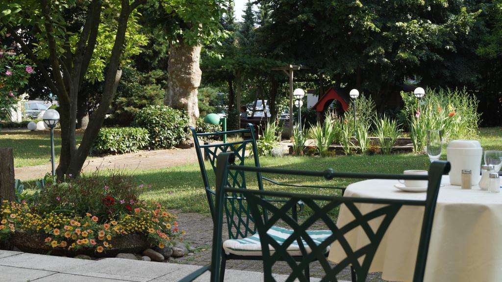Hotel Obere Linde Oberkirch  Esterno foto