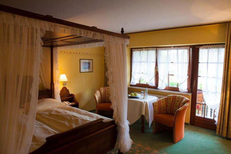 Hotel Obere Linde Oberkirch  Esterno foto