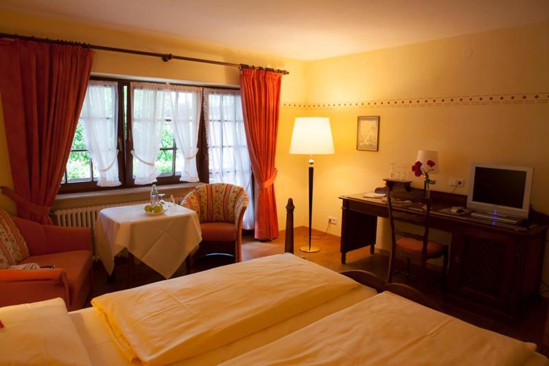 Hotel Obere Linde Oberkirch  Esterno foto