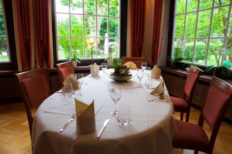 Hotel Obere Linde Oberkirch  Esterno foto