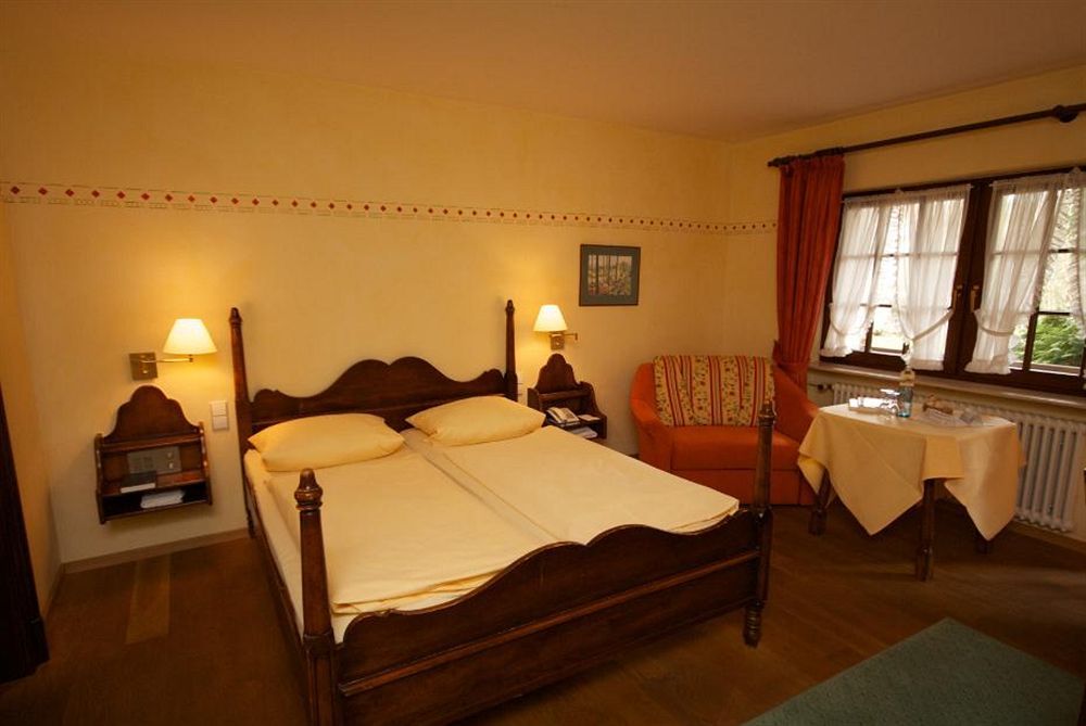 Hotel Obere Linde Oberkirch  Esterno foto