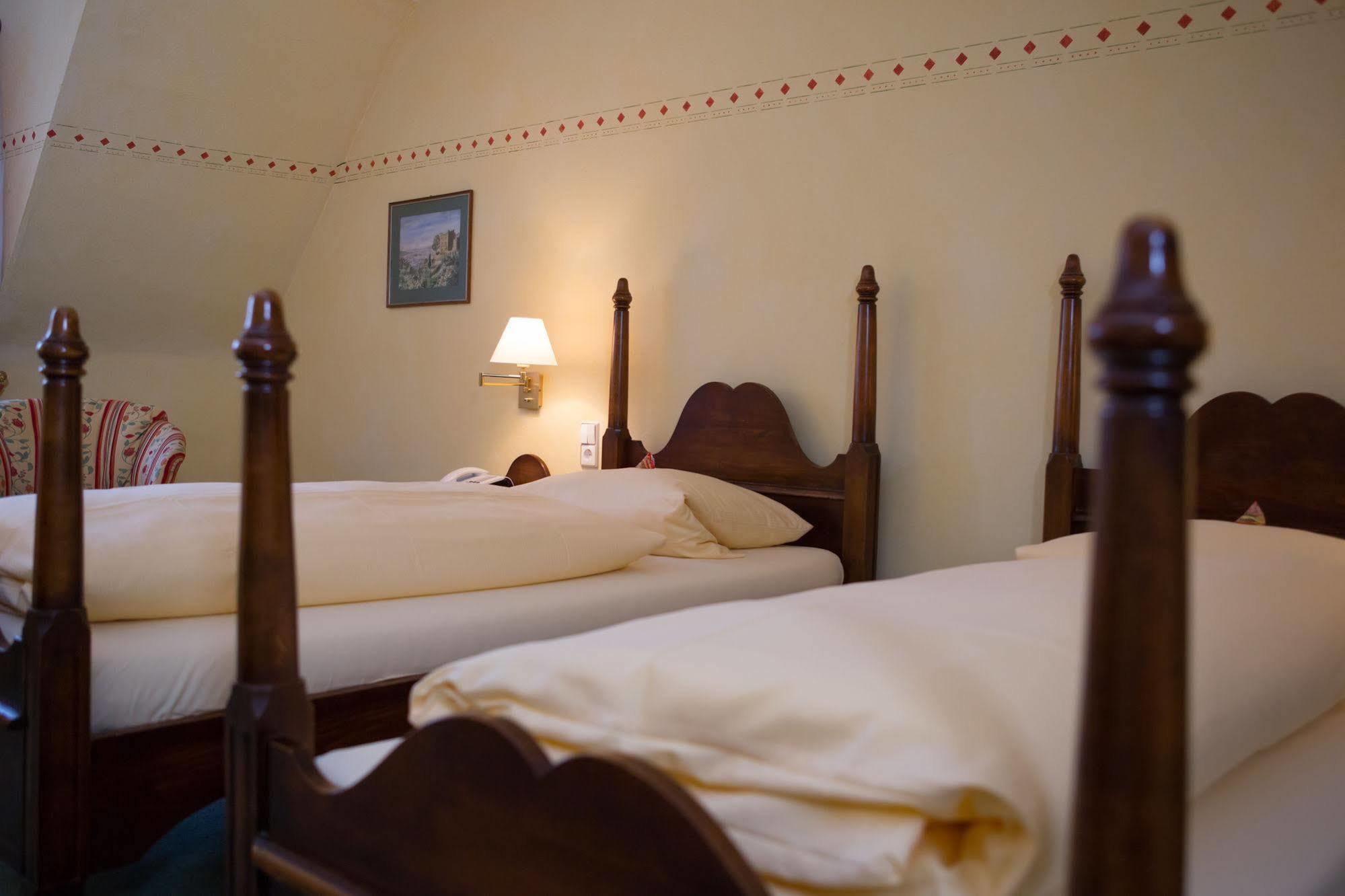 Hotel Obere Linde Oberkirch  Esterno foto
